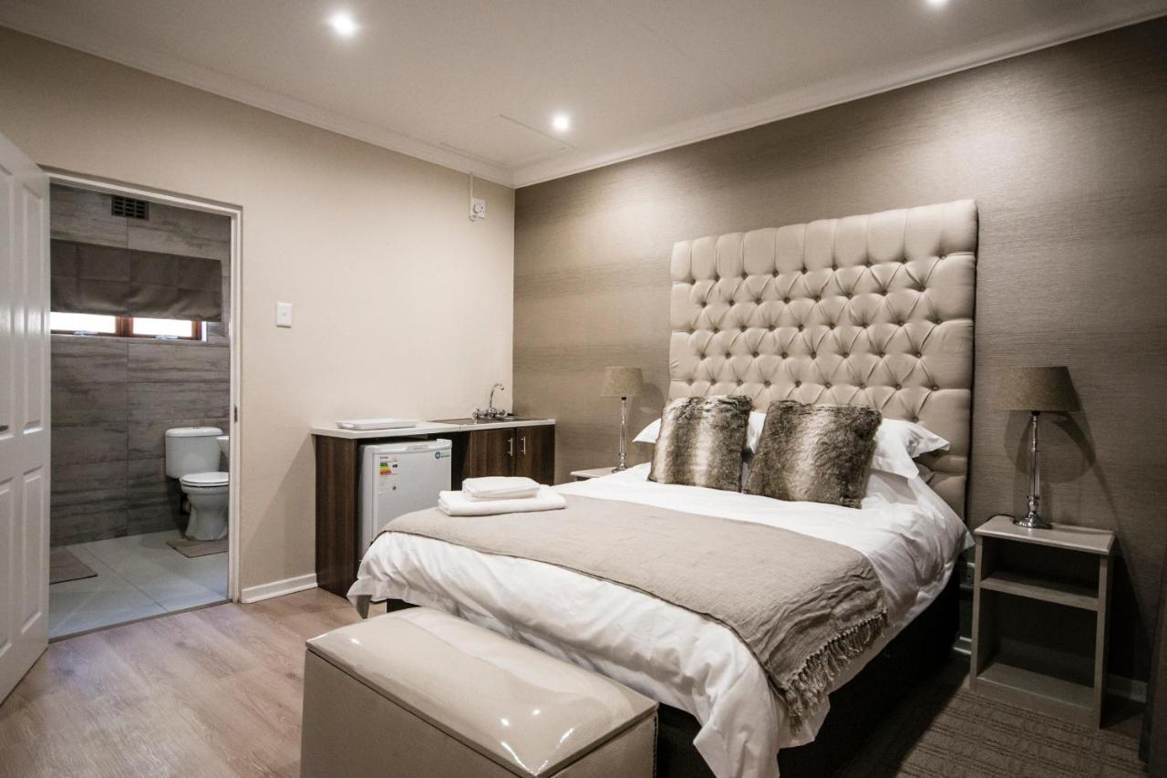 The Royal Guest House Klerksdorp Ngoại thất bức ảnh