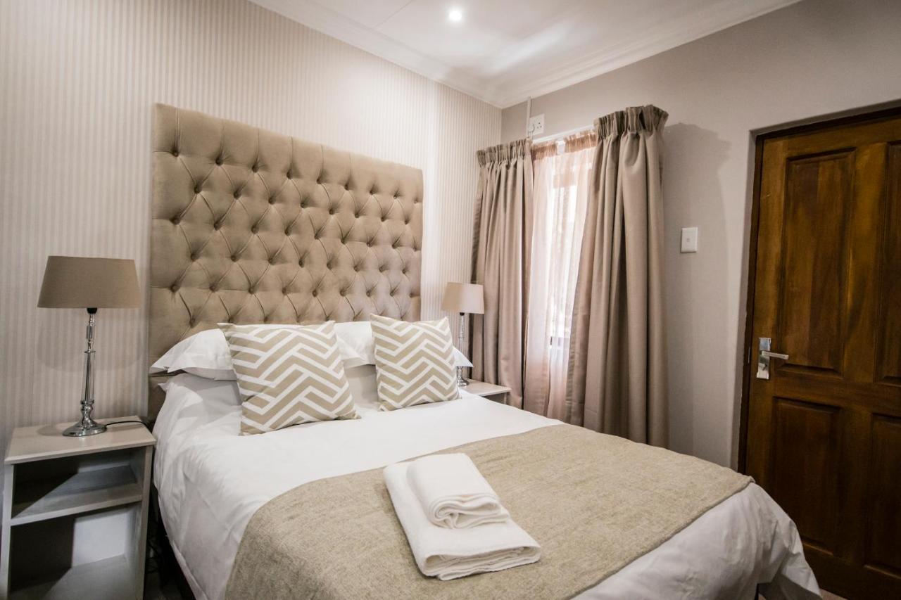 The Royal Guest House Klerksdorp Ngoại thất bức ảnh